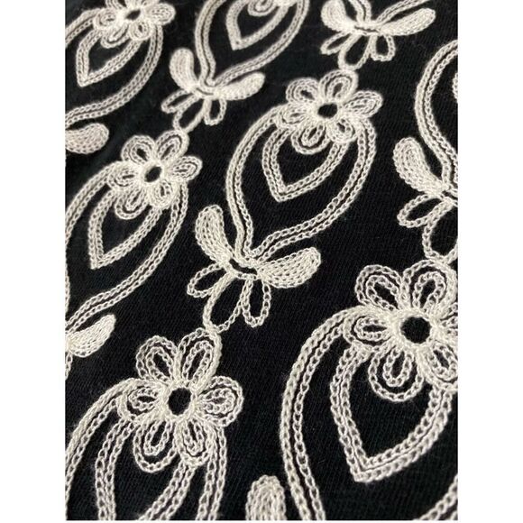 J. Crew XL Embroidered Raglan Top Black White Embroidered Florals 100% Cotton - Picture 7 of 11